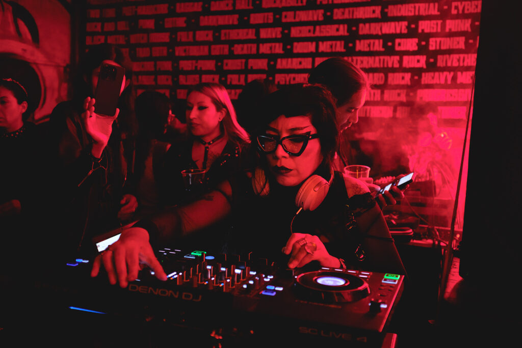 DJ Nebel Hexe en la Inauguración de Foro Alternativo El Culto, Foto By Ockesaid a.k.a Joel Lugo de Absenta el Hada Verde